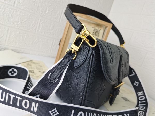 ルイヴィトンバッグ内部構造